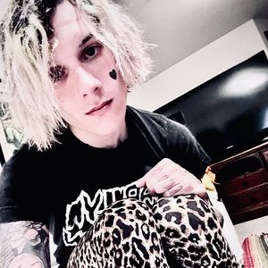 Meet your Posher, Skylar